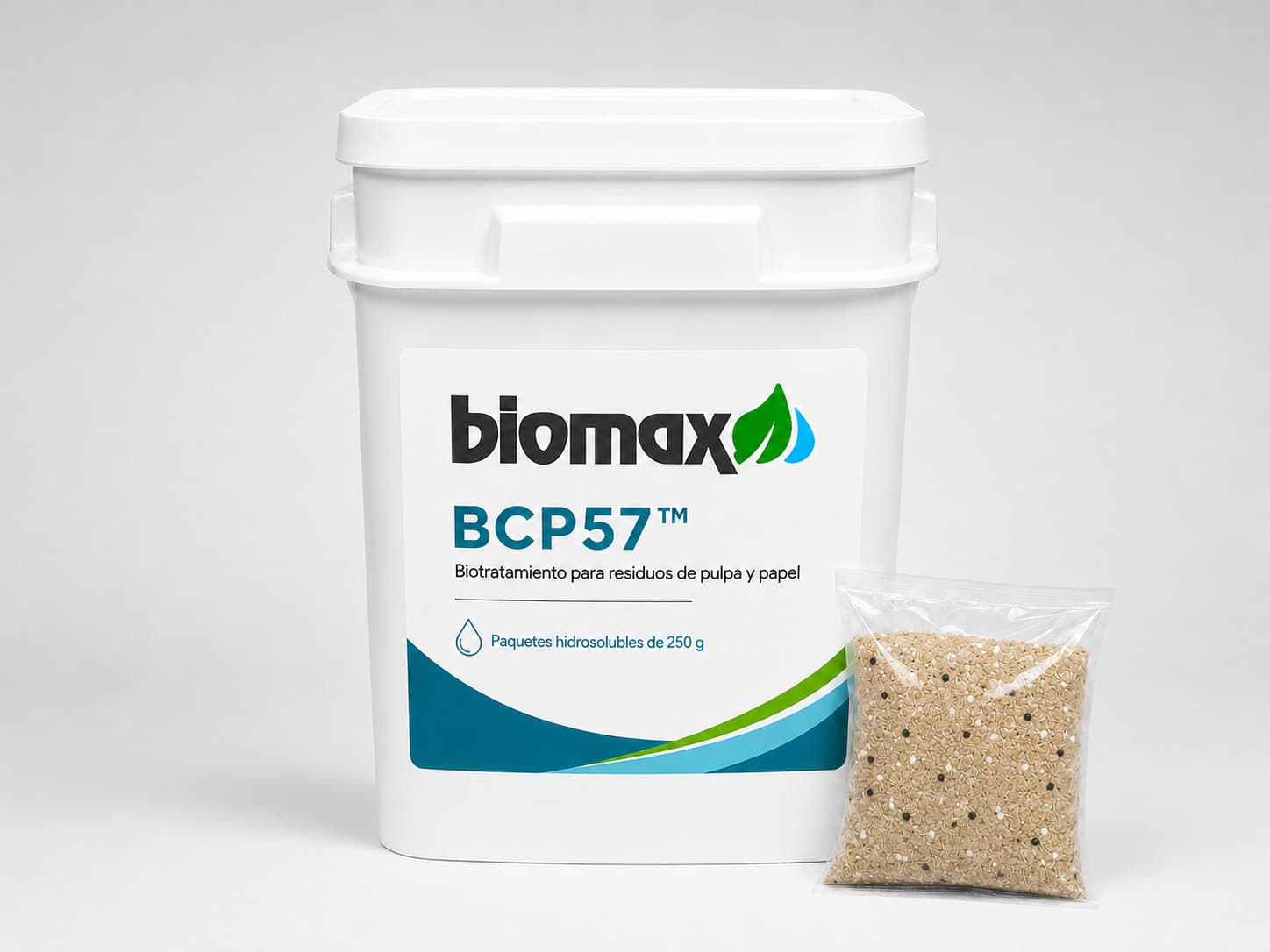 Envase de BCP57 con la etiqueta Biomax.